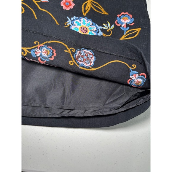 LOFT Black Embroidered 100% Cotton Lined Mini Skirt 12 Floral Side Zip - Picture 11 of 11